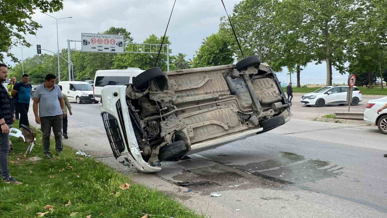 Takla atan otomobilden burnu bile kanamadan çıktı