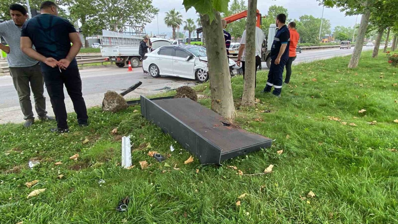 Takla atan otomobilden burnu bile kanamadan çıktı