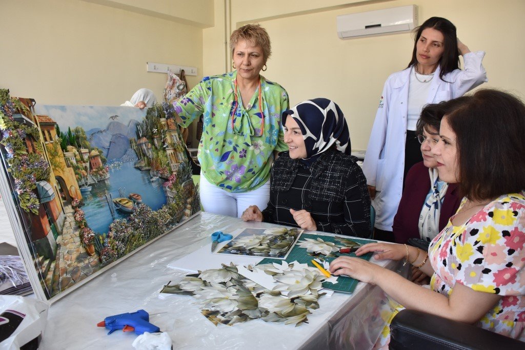 Fatma Çolakbayrakdar: "Kocasinan akademi kocaman bir aile"