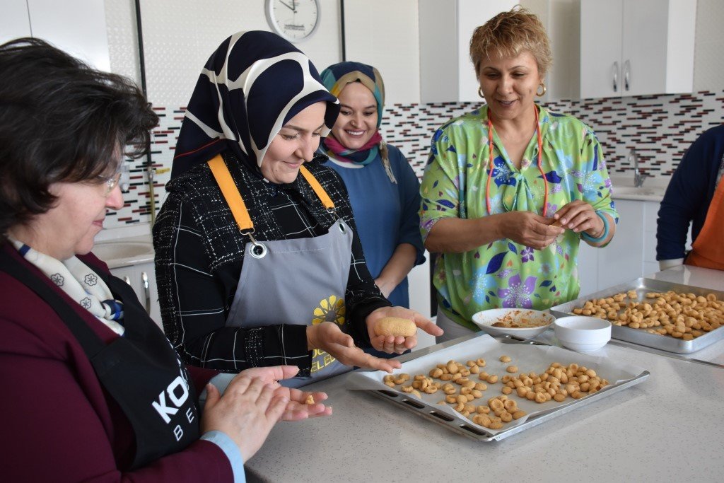 Fatma Çolakbayrakdar: "Kocasinan akademi kocaman bir aile"
