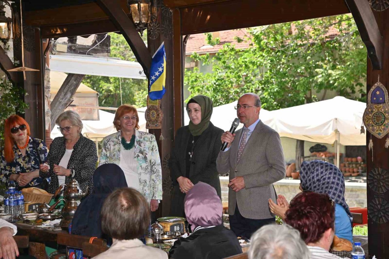 Başkan Pekyatırmacı Bosna Hersekli kursiyerleri Sille’de ağırladı
