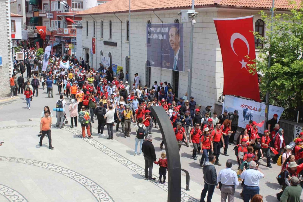 95 kilometrelik ‘Atatürk ve İstiklal Yolu Yürüyüşü’ başladı