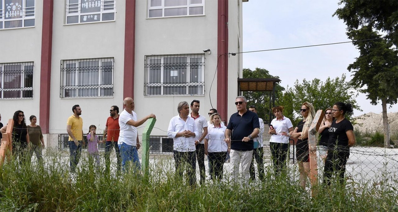 Kuşadası Belediyesi okullara desteğini sürdürüyor