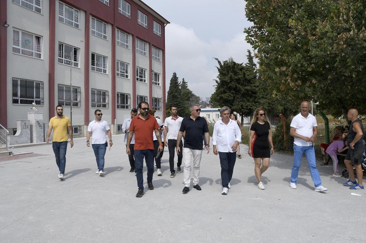 Kuşadası Belediyesi okullara desteğini sürdürüyor