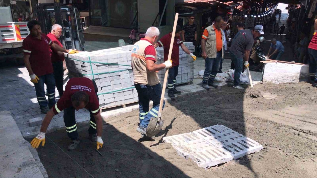 Kuşadası Belediyesi ilçede çalışmalarını sürdürüyor