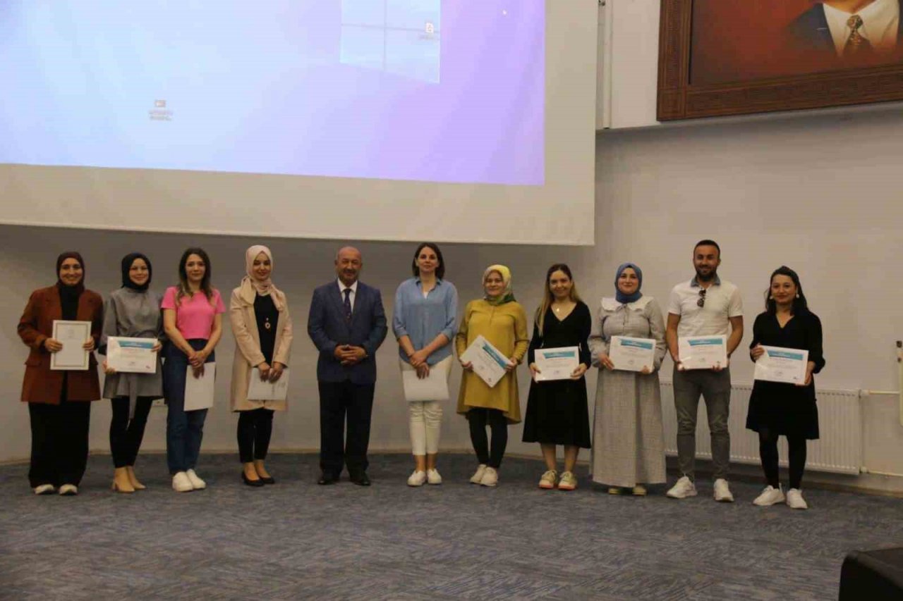 Kütahya’da Psikolojik Danışman ve Rehber Öğretmenler bilgilendirildi