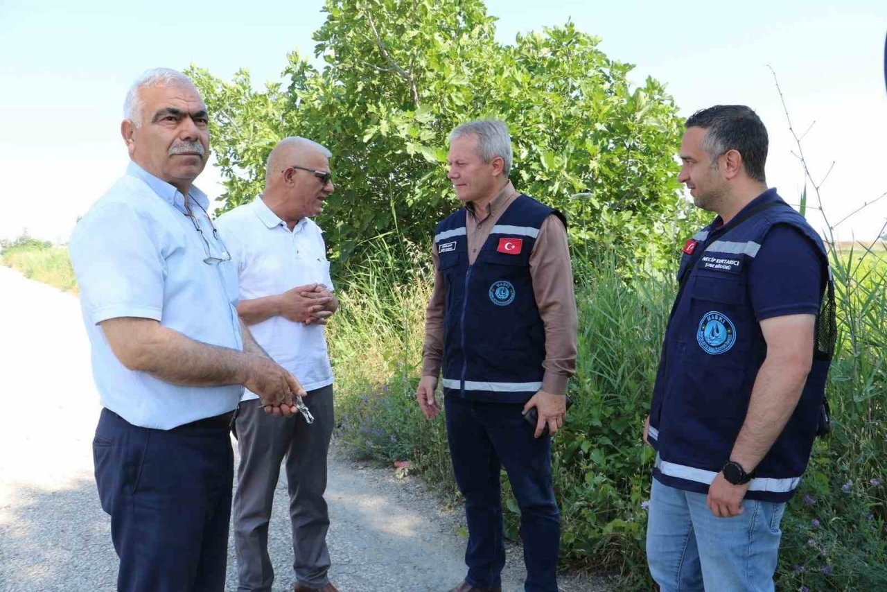Manisa merkezdeki 2 mahalleden geçen kurutma kanalı temizleniyor