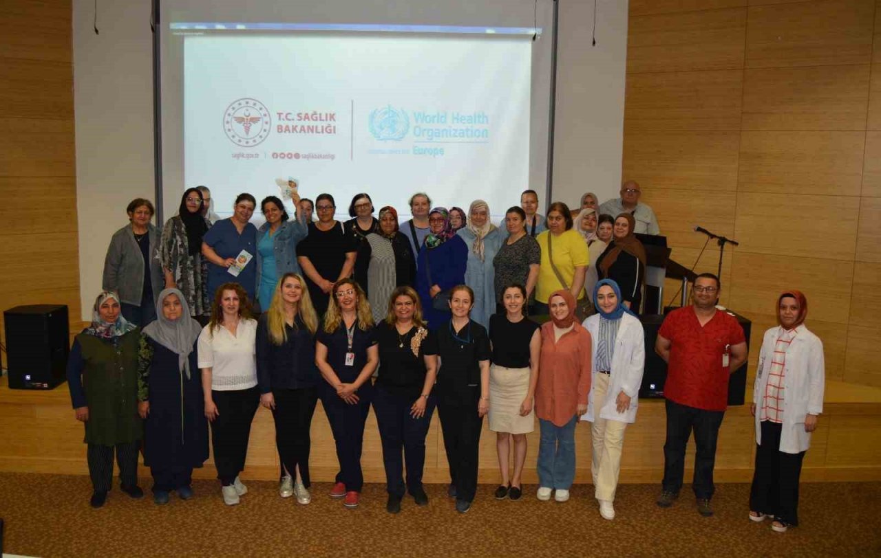 Obezite okulu ekibi ve danışanları sağlık için yürüdü