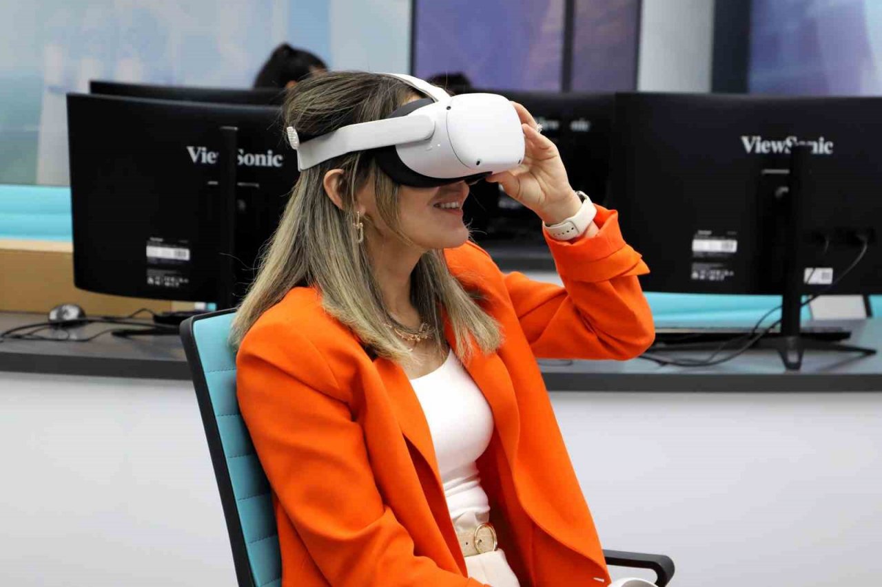 Protokol eşlerinden SBTÜ’ye ziyaret