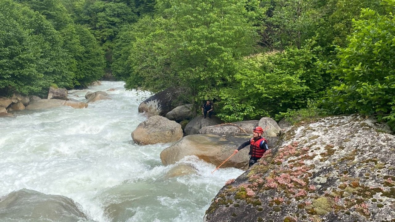 Rize’de 44 yaşındaki kayıp hasta kadın için arama çalışması başlatıldı