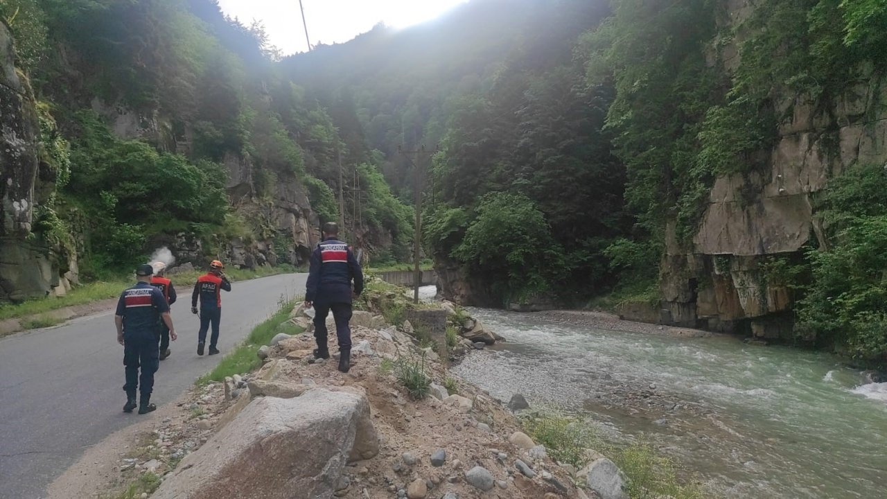 Rize’de 44 yaşındaki kayıp hasta kadın için arama çalışması başlatıldı