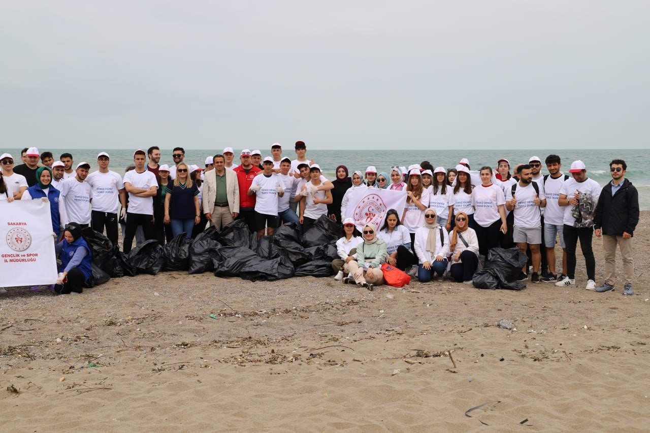 Sakarya’nın tatil yerinden çıkan çöpler şaşırttı