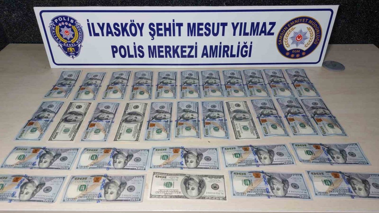 İnsanlık ölmemiş: Çöpte bulduğu 3 bin 200 doları sahibine teslim etti