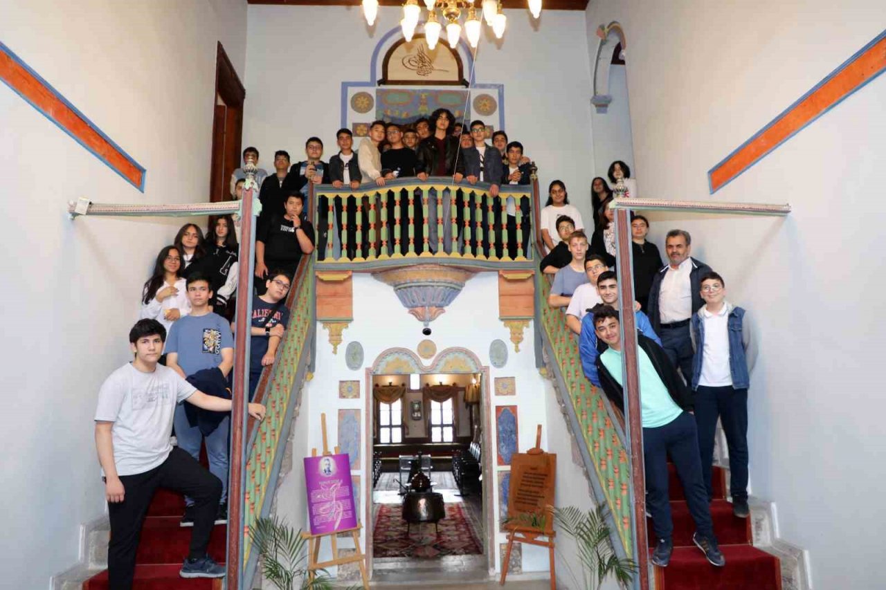 ‘Rota Talas’ gezdiriyor, öğretiyor