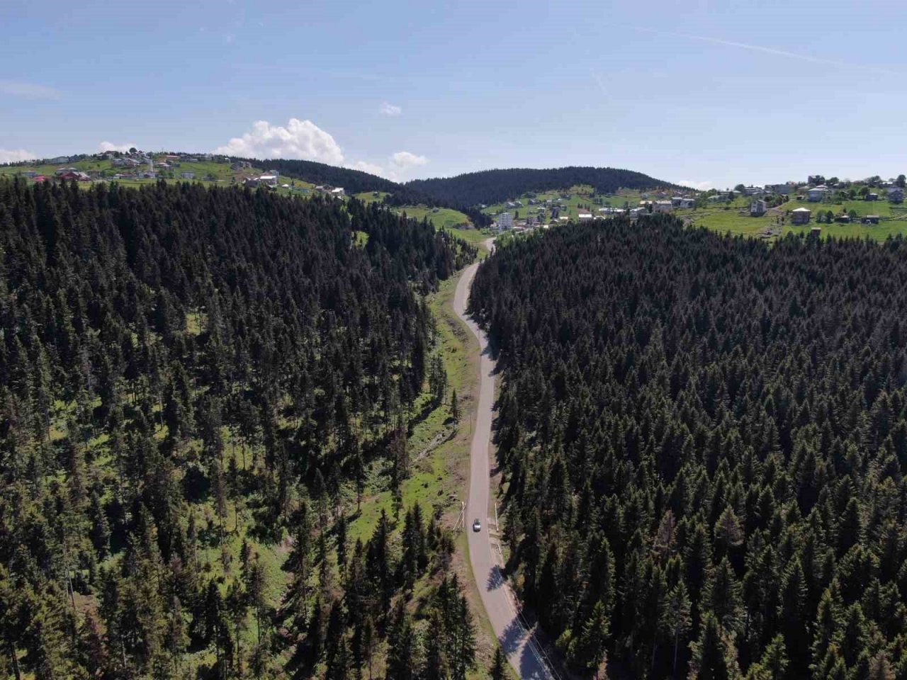 Güneşli havayı fırsat bilip yaylaları şenlendirdiler