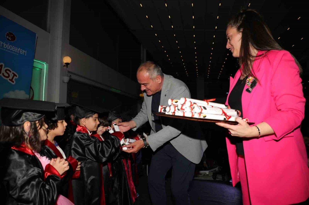 Gemlik Belediyesi Çocuk Korosu izleyenleri büyüledi
