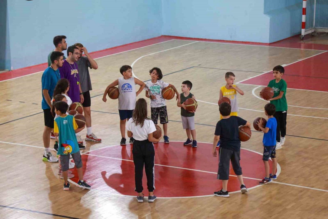 Uşak Belediyesi çocukların tatiline değer katıyor