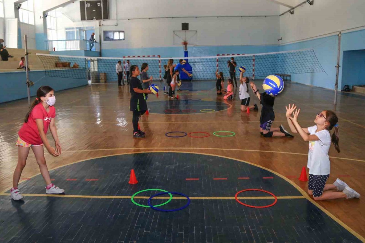 Uşak Belediyesi çocukların tatiline değer katıyor