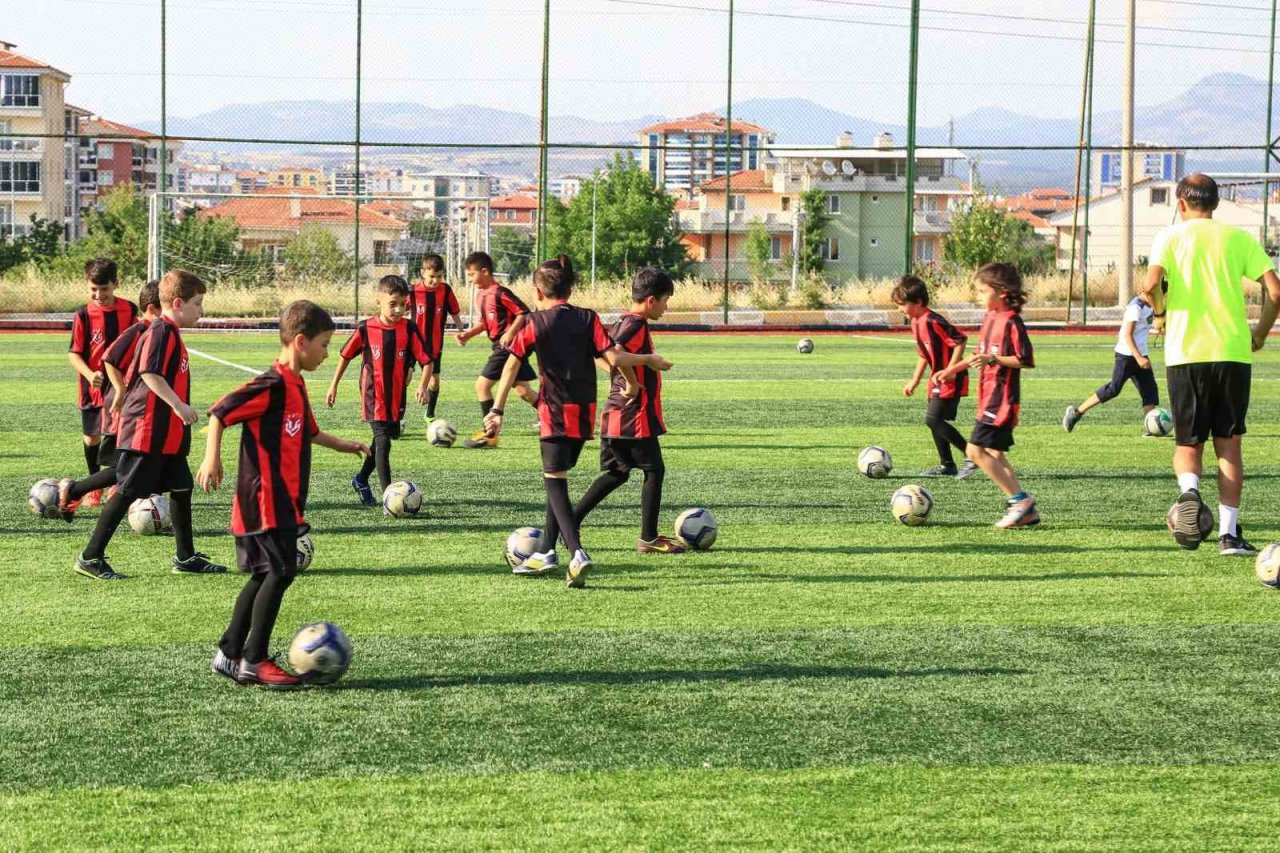 Uşak Belediyesi çocukların tatiline değer katıyor