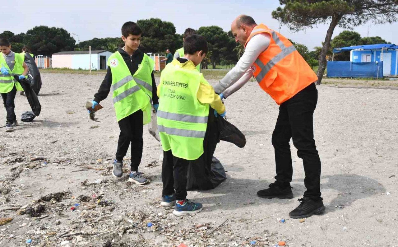 “Gelecek nesillere yaşanabilir bir Altınova bırakacağız”