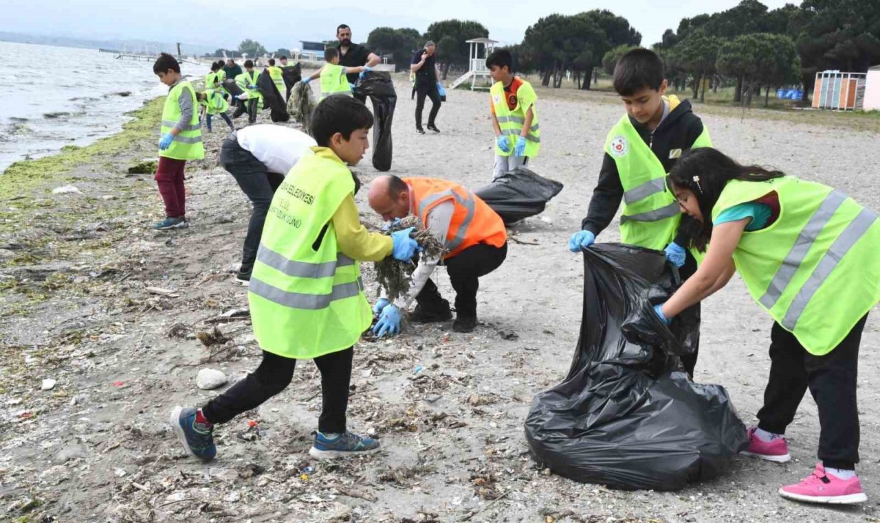 “Gelecek nesillere yaşanabilir bir Altınova bırakacağız”