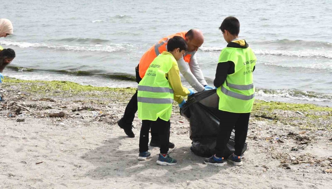 “Gelecek nesillere yaşanabilir bir Altınova bırakacağız”