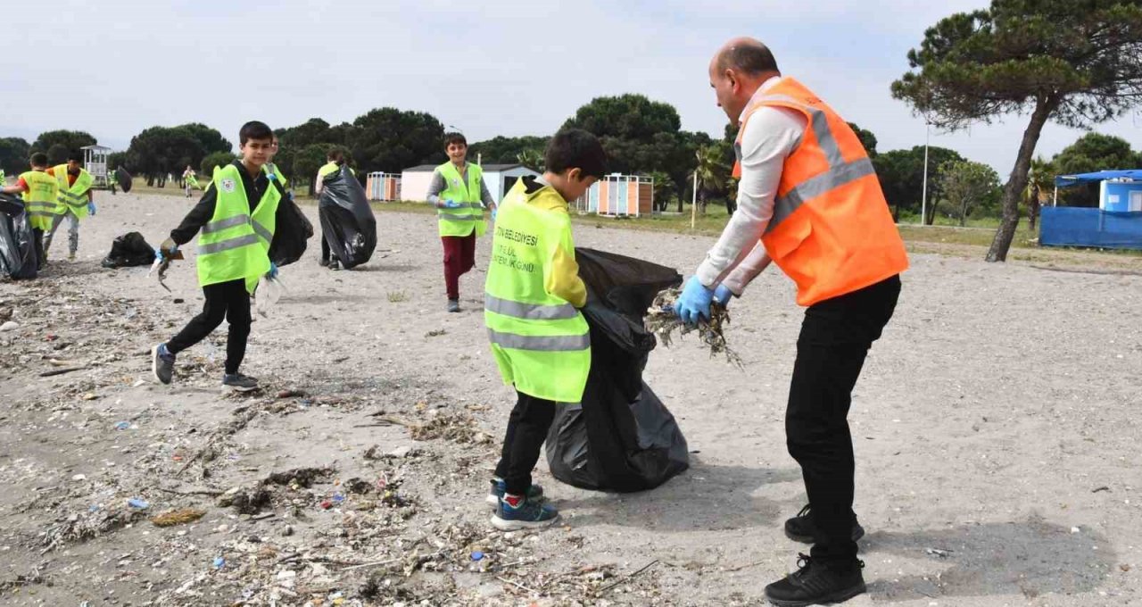 “Gelecek nesillere yaşanabilir bir Altınova bırakacağız”