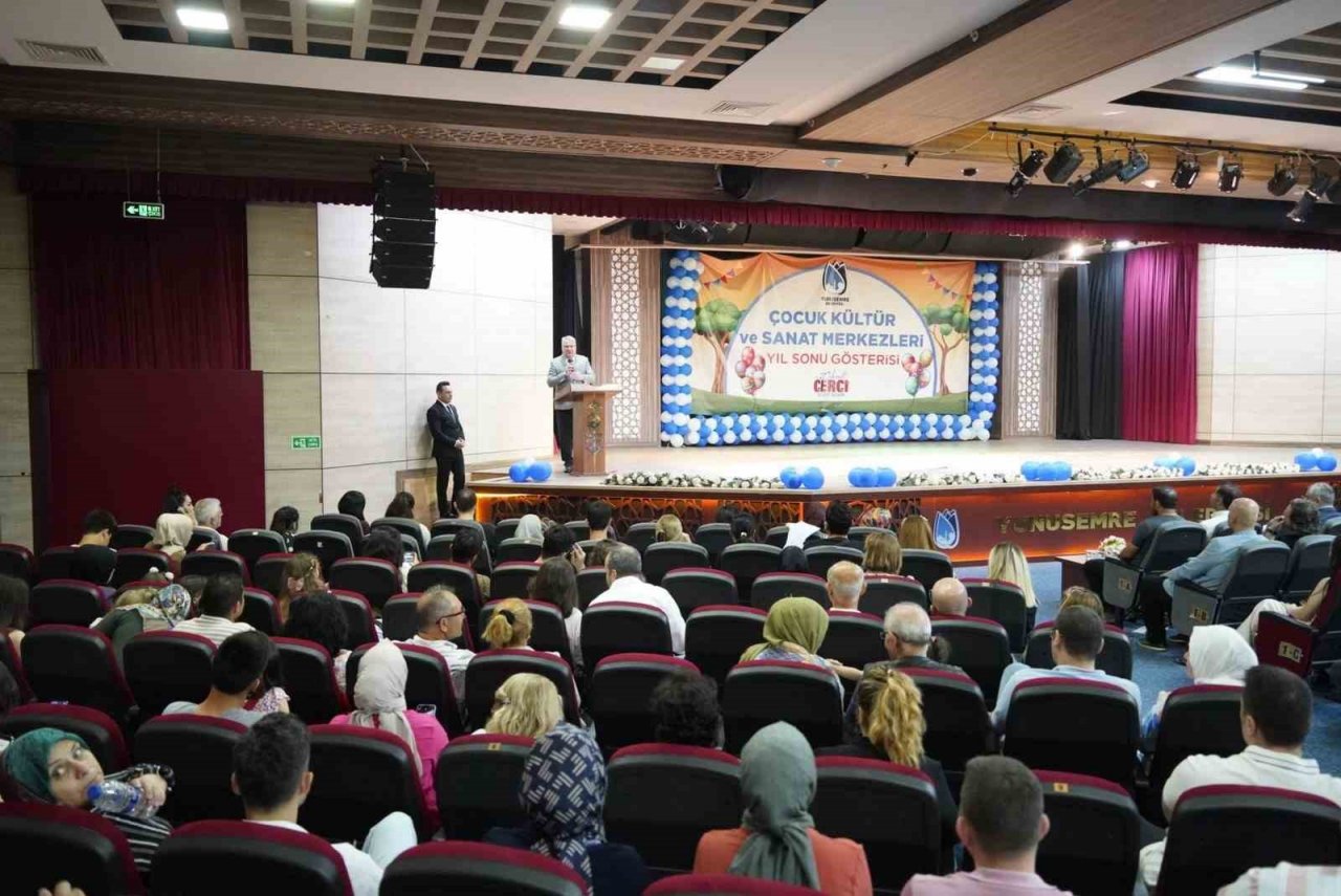 Yunusemre’de miniklerin gösterisi göz doldurdu