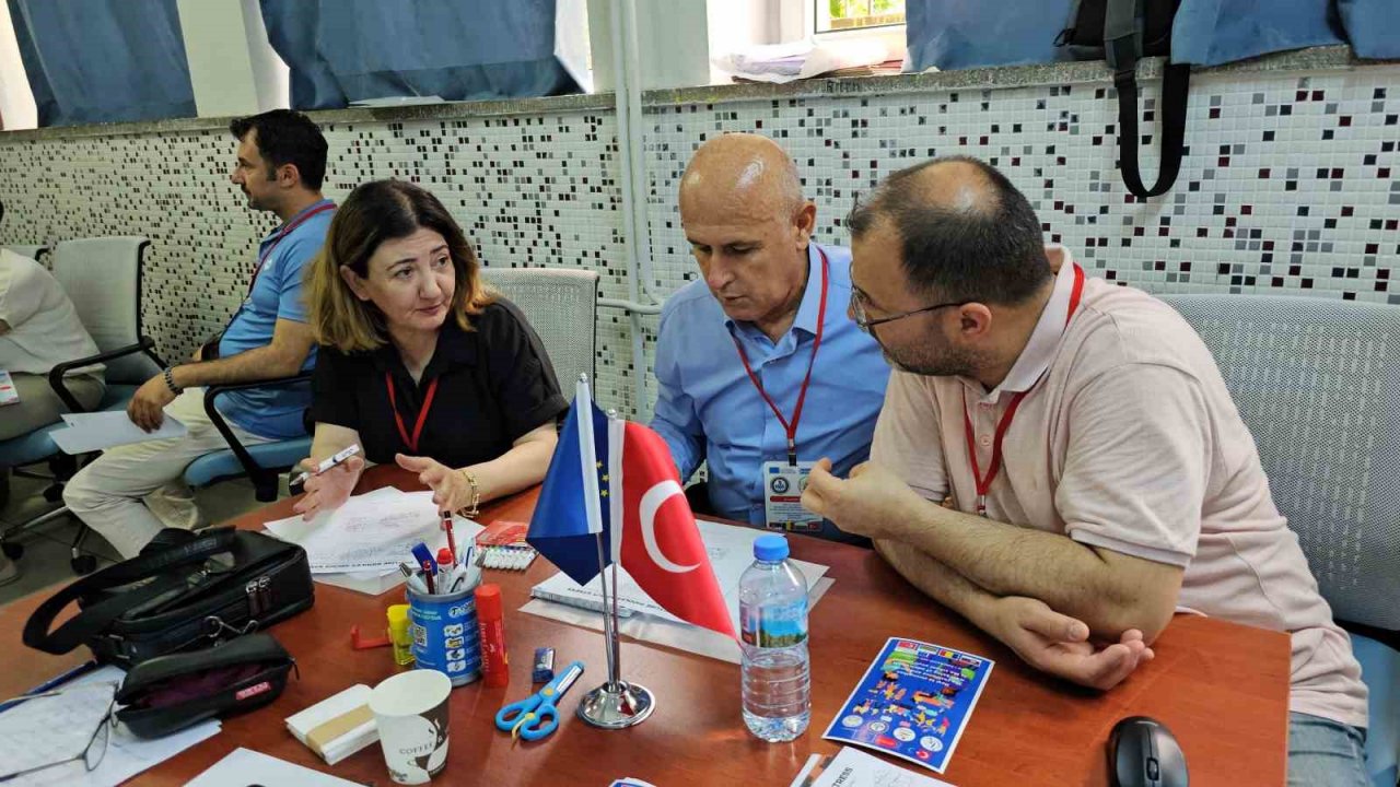 Nazilli’de 4 ülkeden öğretmenler öğrencilere sosyal destek için birlik oldu