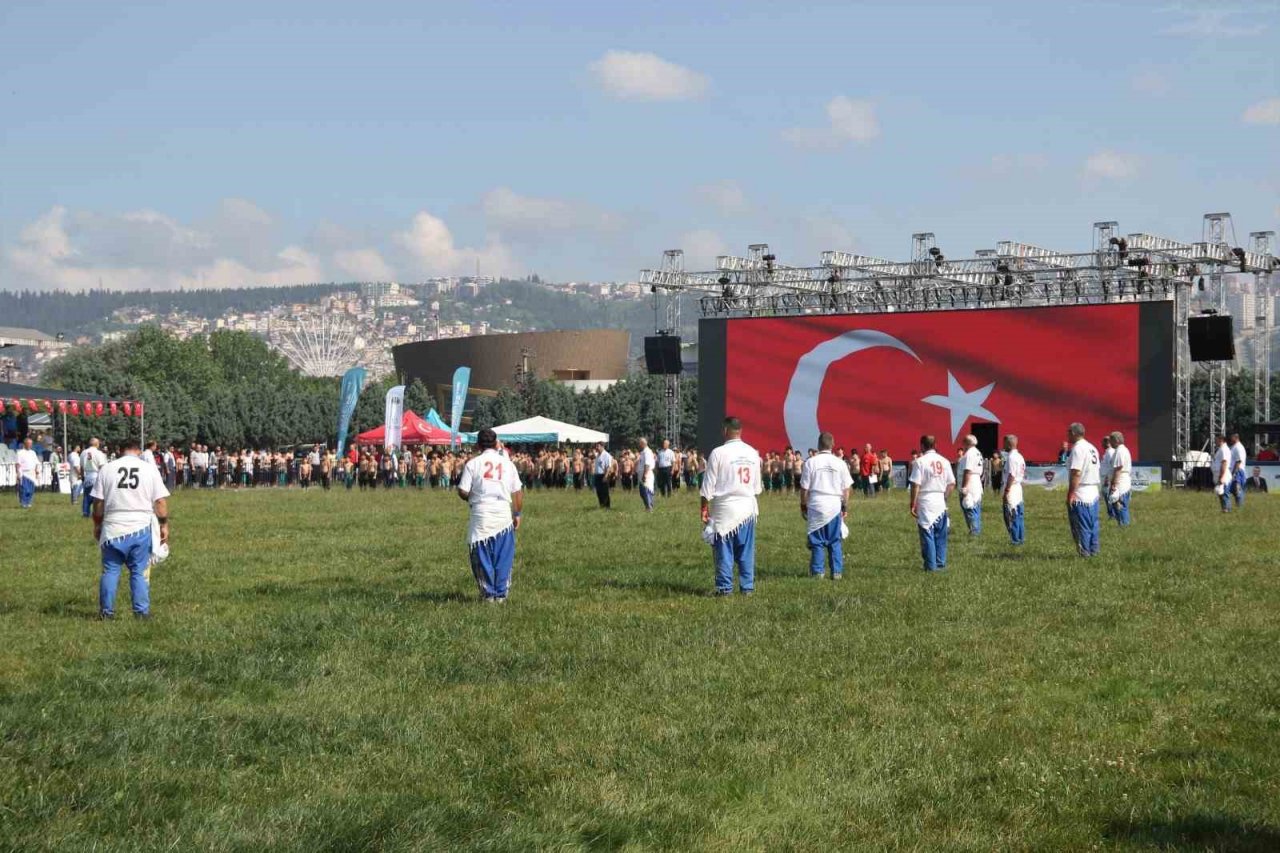 180 bin TL değerindeki altın kemer için er meydanına çıktılar