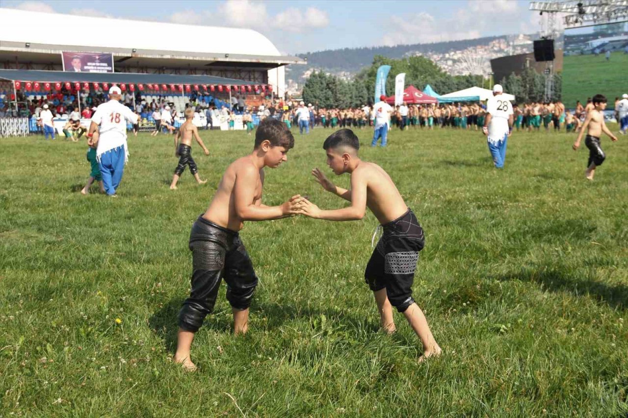 180 bin TL değerindeki altın kemer için er meydanına çıktılar