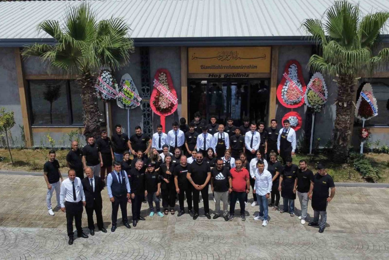 Adana’nın meşhur Cihangir Kebapçısı, lezzetlerini İskenderunlularla buluşturdu