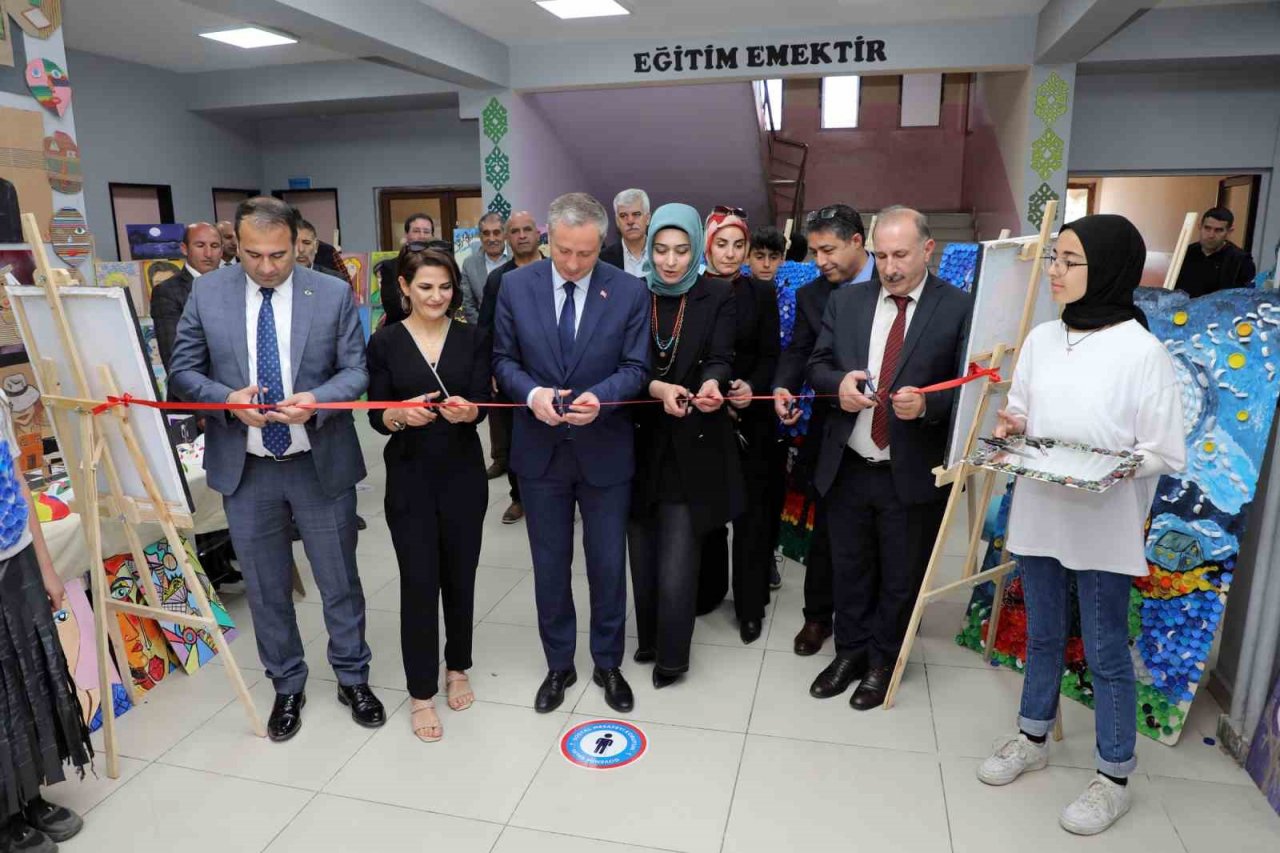 Ağrı’da “Sıfır Atık Geri Dönüşüm Sergisi” açıldı