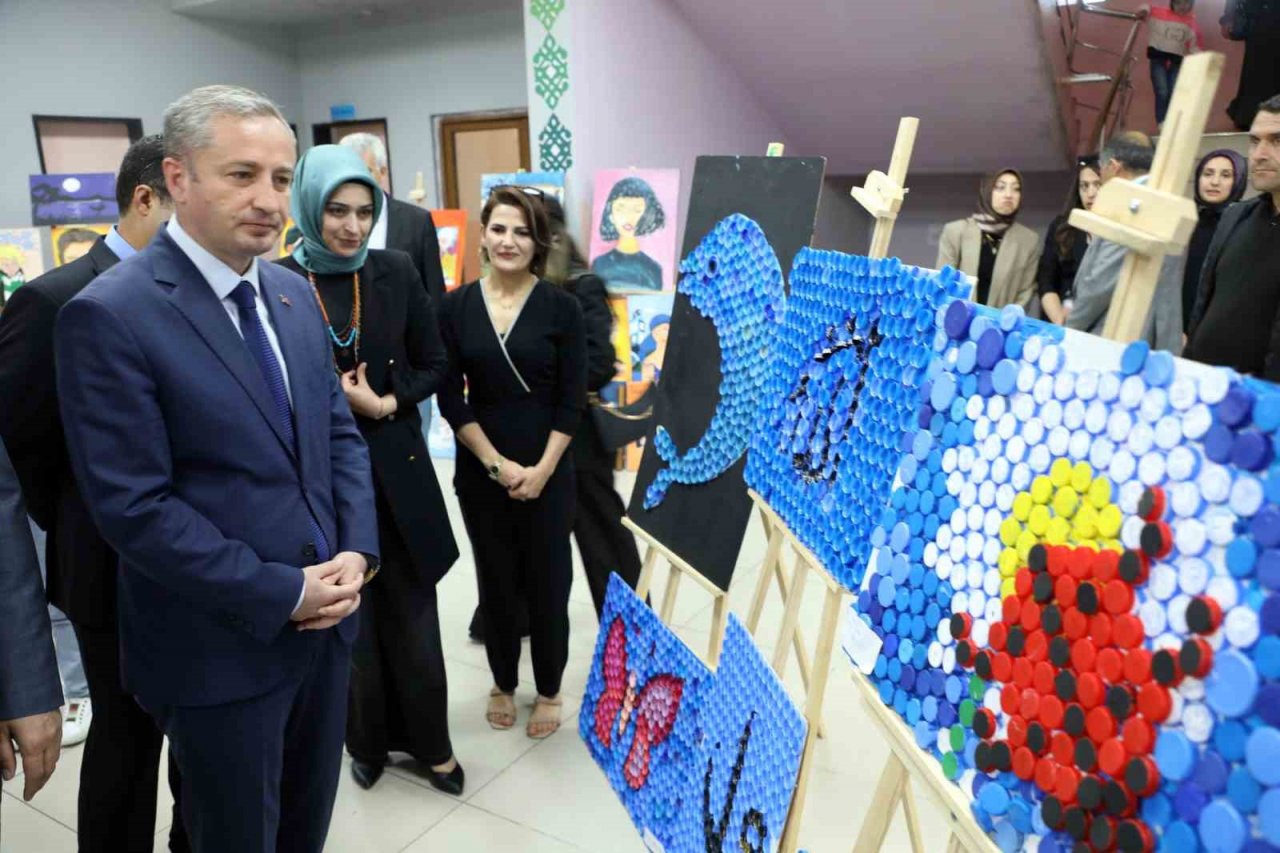 Ağrı’da “Sıfır Atık Geri Dönüşüm Sergisi” açıldı