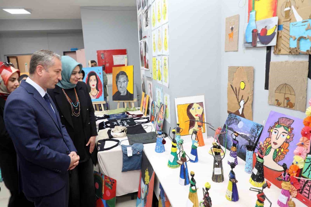 Ağrı’da “Sıfır Atık Geri Dönüşüm Sergisi” açıldı