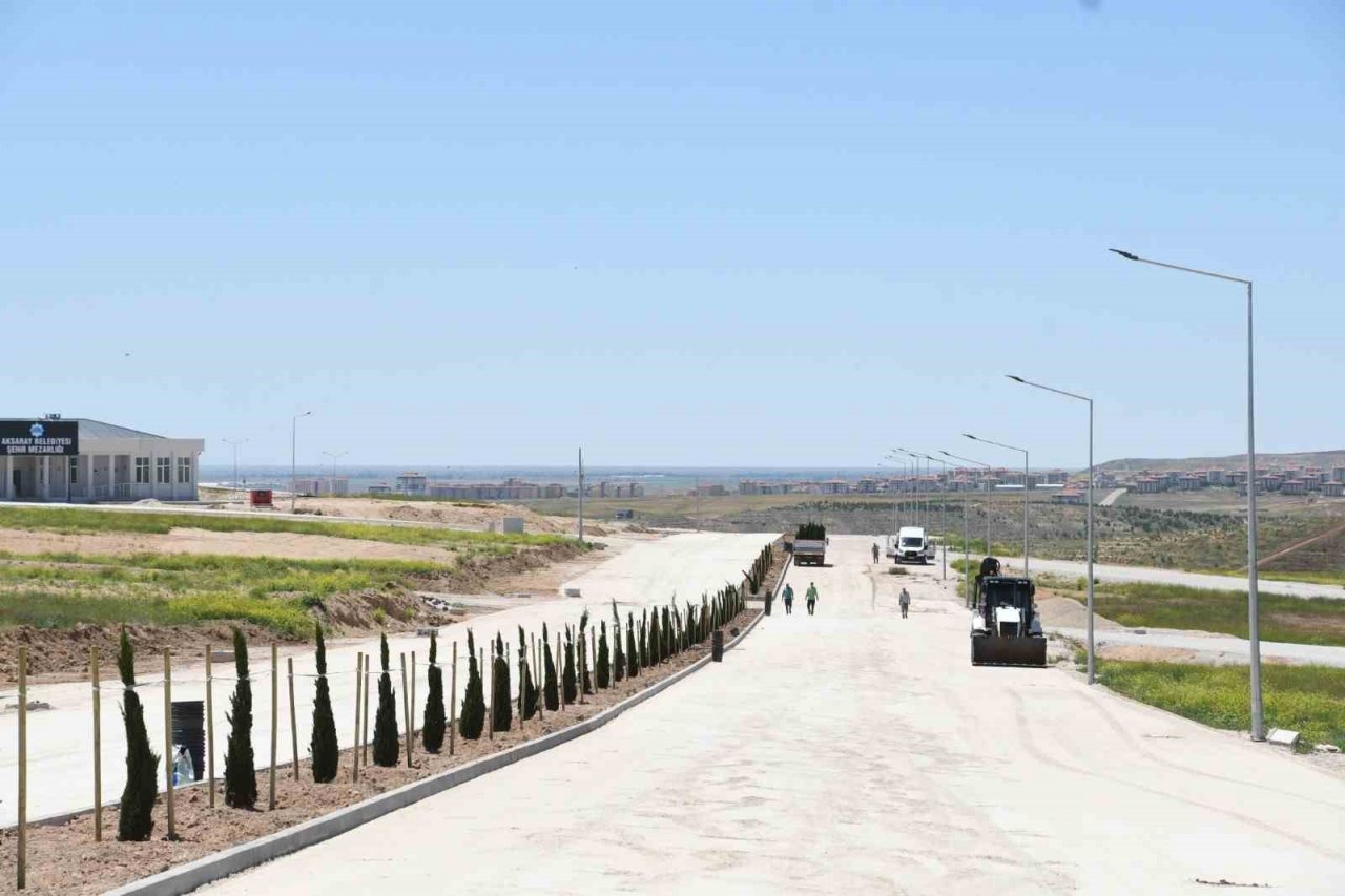 Aksaray’da yeni şehir mezarlığı ve külliyede ağaçlandırma çalışması
