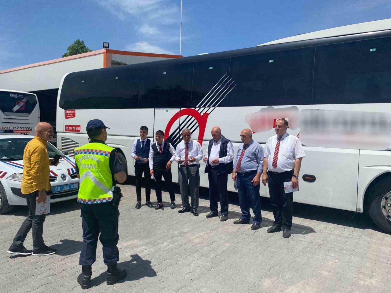 Jandarmadan otobüs sürücülerine “Trafik Güvenliği” eğitimi