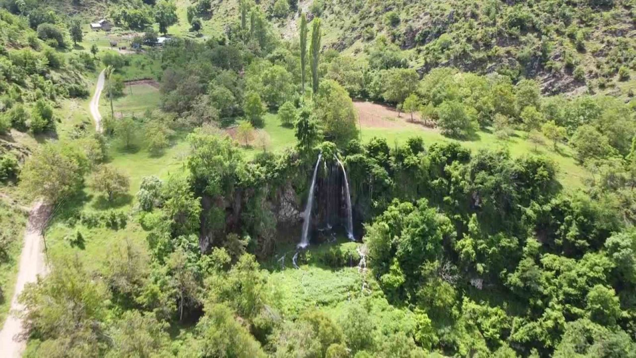 Amasya’nın 6 aylık saklı güzelliği ’Baraklı Şelalesi’
