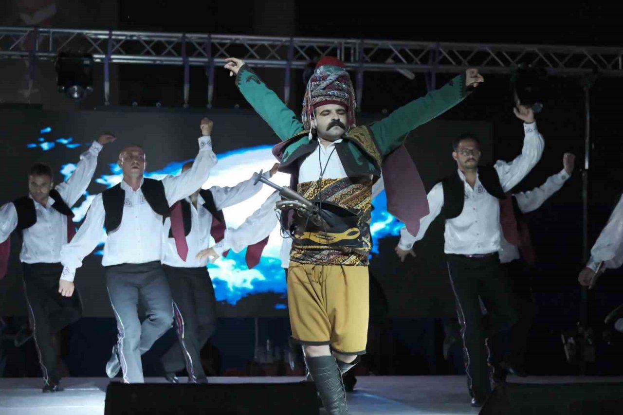 Büyükşehir konservatuvar kursiyerleri hünerlerini sergiledi