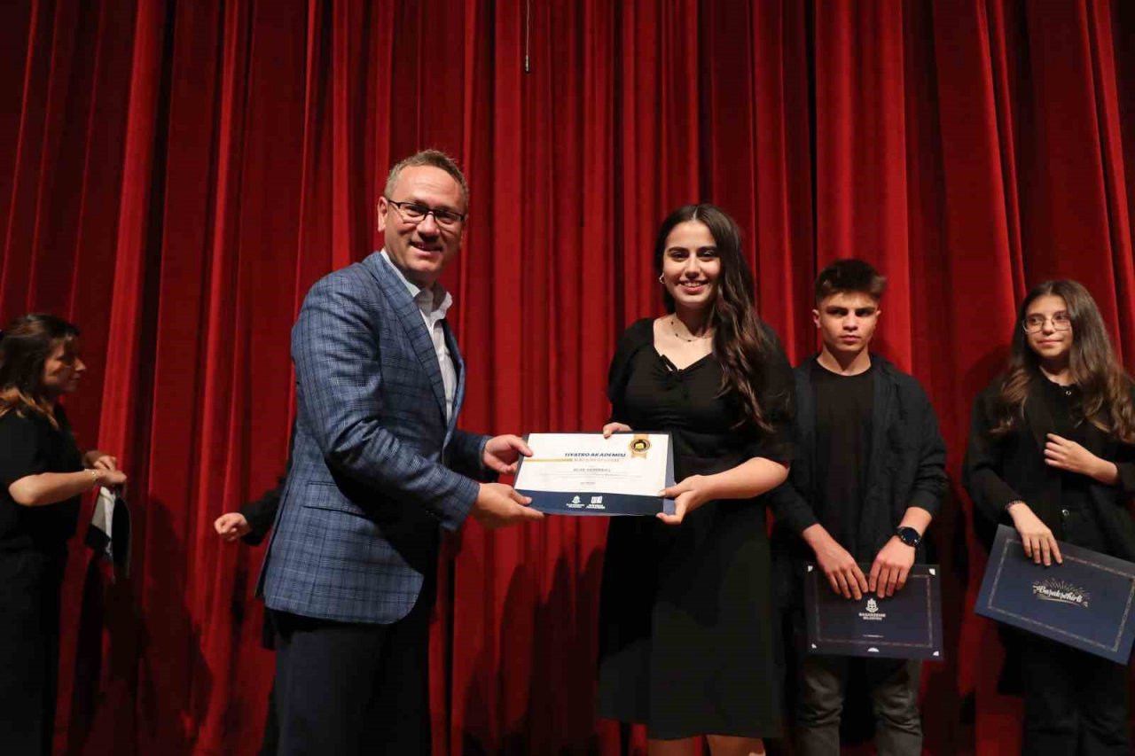 Başakşehir Tiyatro Akademisi dönem finali yaptı