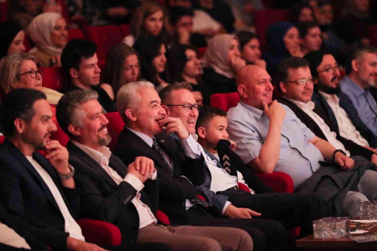 Başakşehir Tiyatro Akademisi dönem finali yaptı