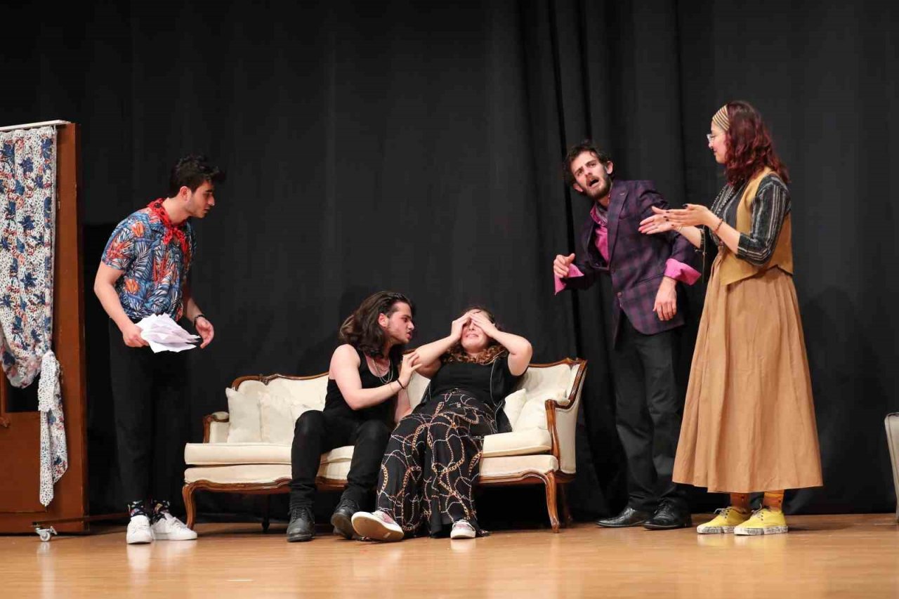 Başakşehir Tiyatro Akademisi dönem finali yaptı