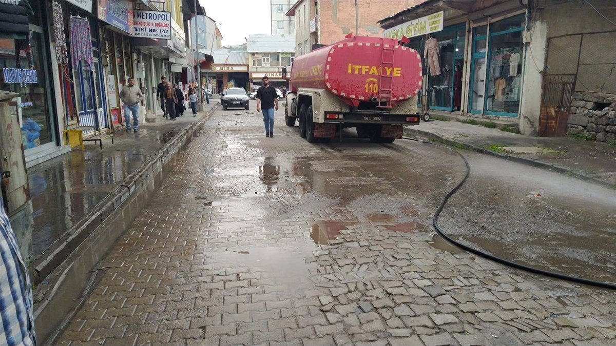 Bulanık Belediyesi’nden bahar temizliği