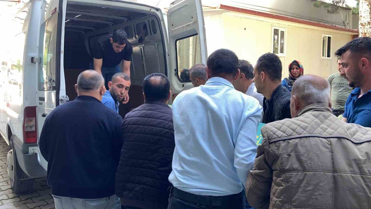 5 kişinin öldüğü kazada cenazeler sahiplerine gözyaşları arasında teslim edildi