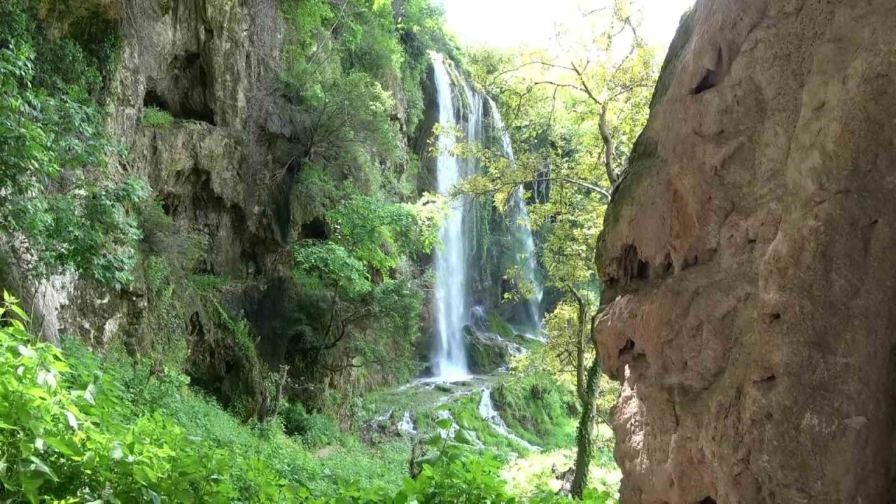 Amasya’nın 6 aylık saklı güzelliği ’Baraklı Şelalesi’