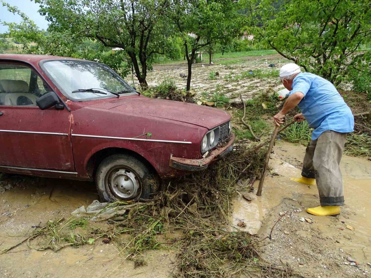 Hisarcık’ta sağanak yağış sonrası tarım arazileri sular altında kaldı