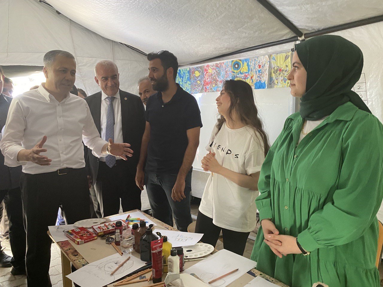 Bakan Yerlikaya, kalıcı deprem konutlarını inceledi
