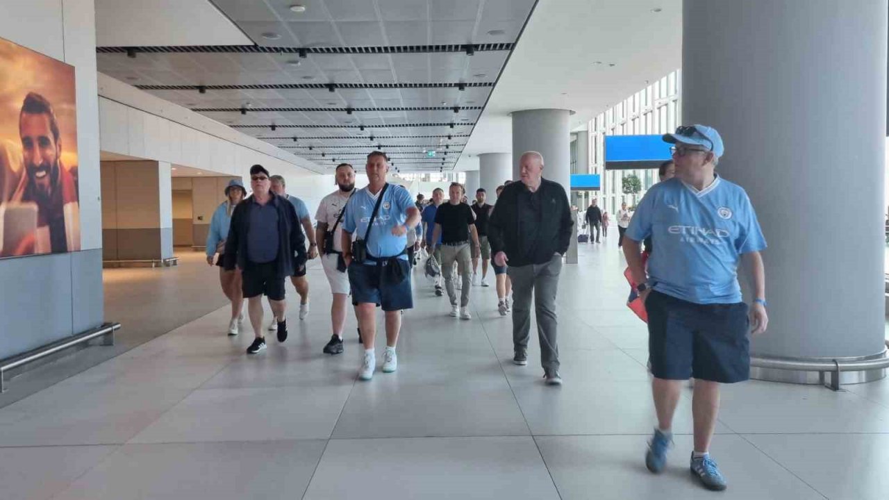 İstanbul Havalimanı’nda Şampiyonlar Ligi yoğunluğu: Yüzlerce taraftar final için İstanbul’da
