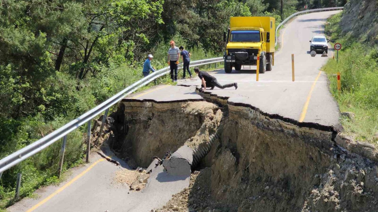 Keltepe Kayak Merkezinin yolu heyelan sonrası kapandı
