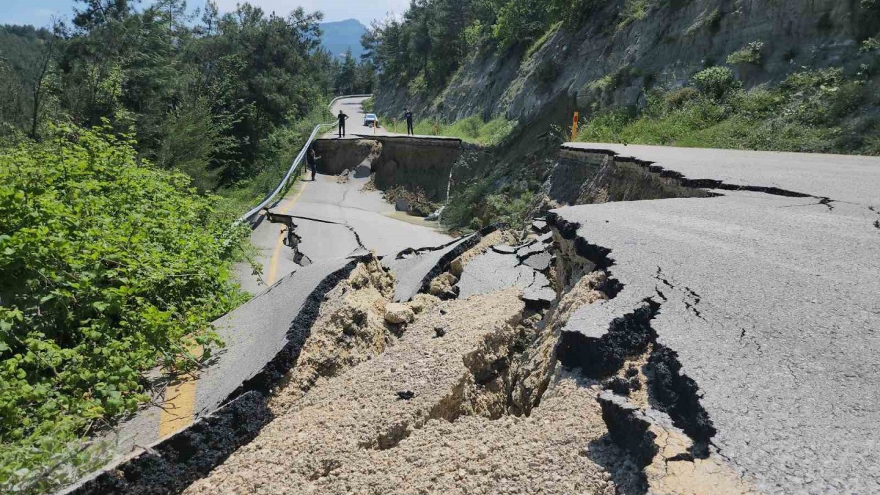 Keltepe Kayak Merkezinin yolu heyelan sonrası kapandı